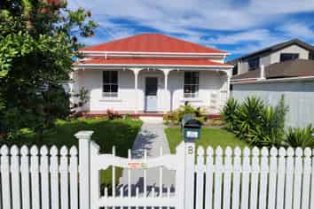 8 Cutfield Road, New Plymouth Central