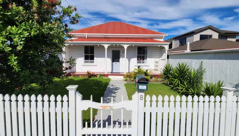 8 Cutfield Road, New Plymouth Central