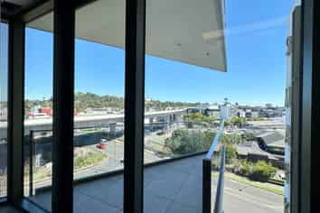 REMUERA GREEN STAR OFFICE WITH VIEWS

