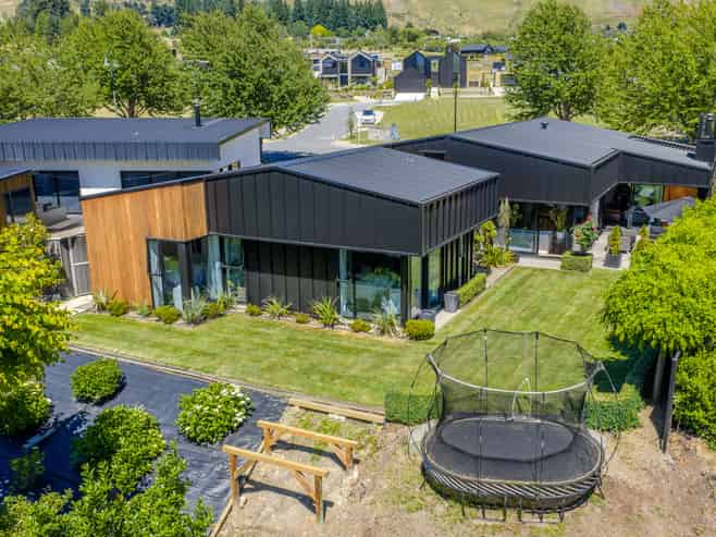 3 Old Station Avenue, Wanaka