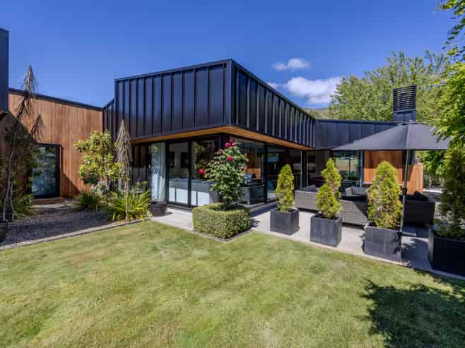 3 Old Station Avenue, Wanaka