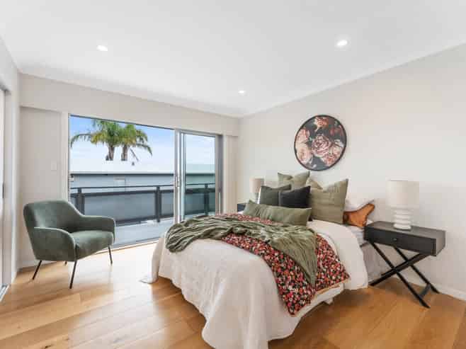 2/598 Beach Road, Rothesay Bay