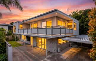 2/598 Beach Road, Rothesay Bay