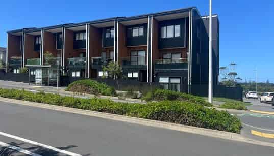 121 Te Oneroa Way , Long Bay