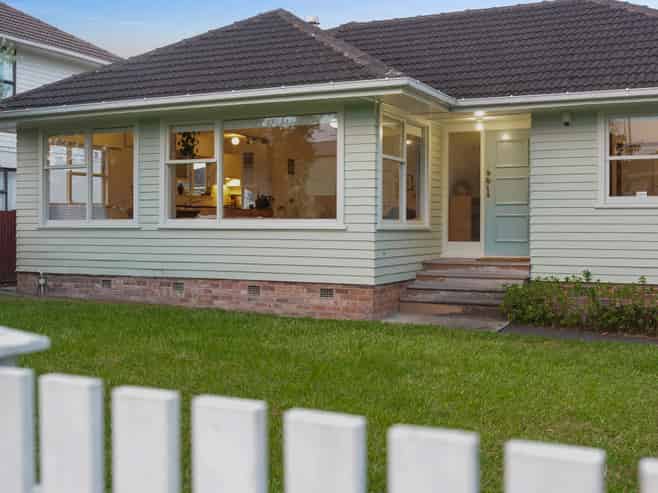 24 Tamariki Avenue, Kelston