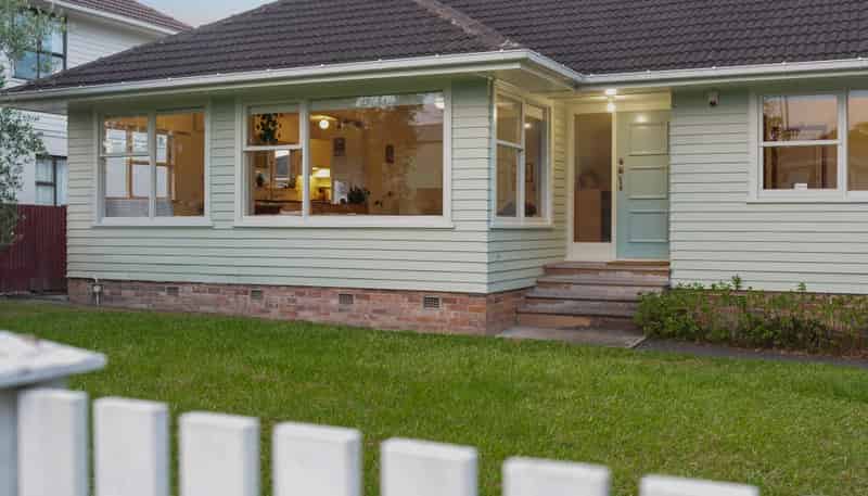 24 Tamariki Avenue, Kelston