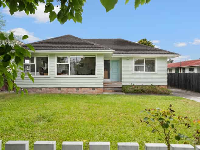 24 Tamariki Avenue, Kelston