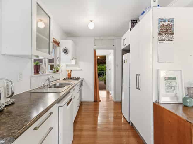 24 Tamariki Avenue, Kelston