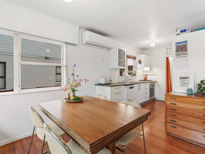 24 Tamariki Avenue, Kelston