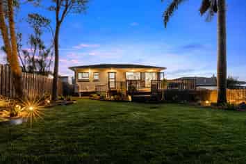 19 Highland Avenue, Titirangi