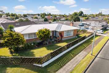 17 McLeod Road, Weymouth