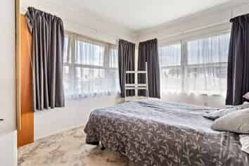 17 McLeod Road, Weymouth