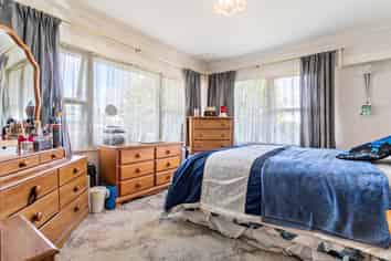 17 McLeod Road, Weymouth