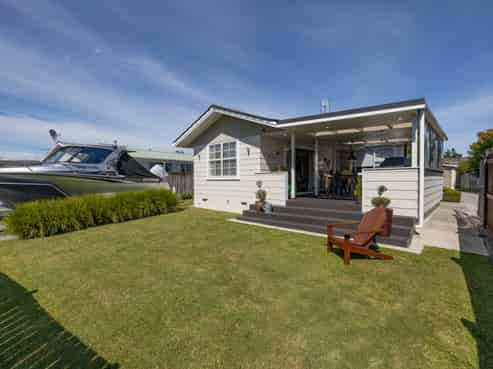 4 Fiona Place, Dinsdale