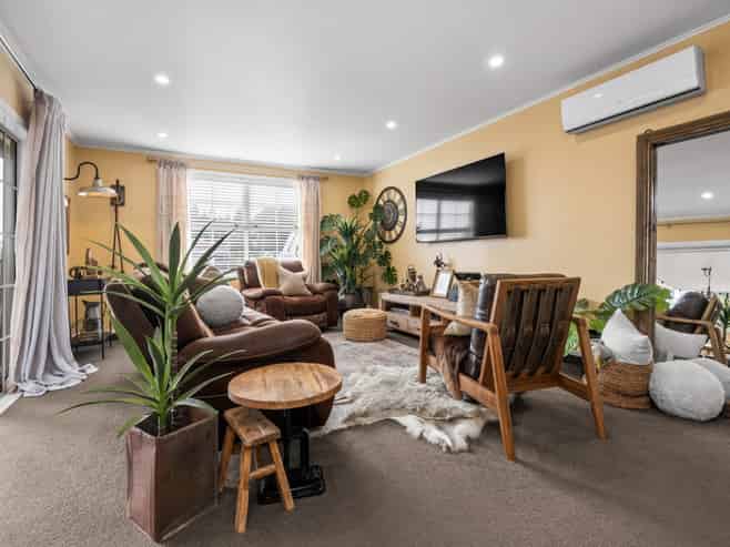 4 Fiona Place, Dinsdale