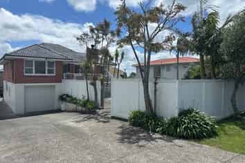 84 Aberdeen Road, Campbells Bay