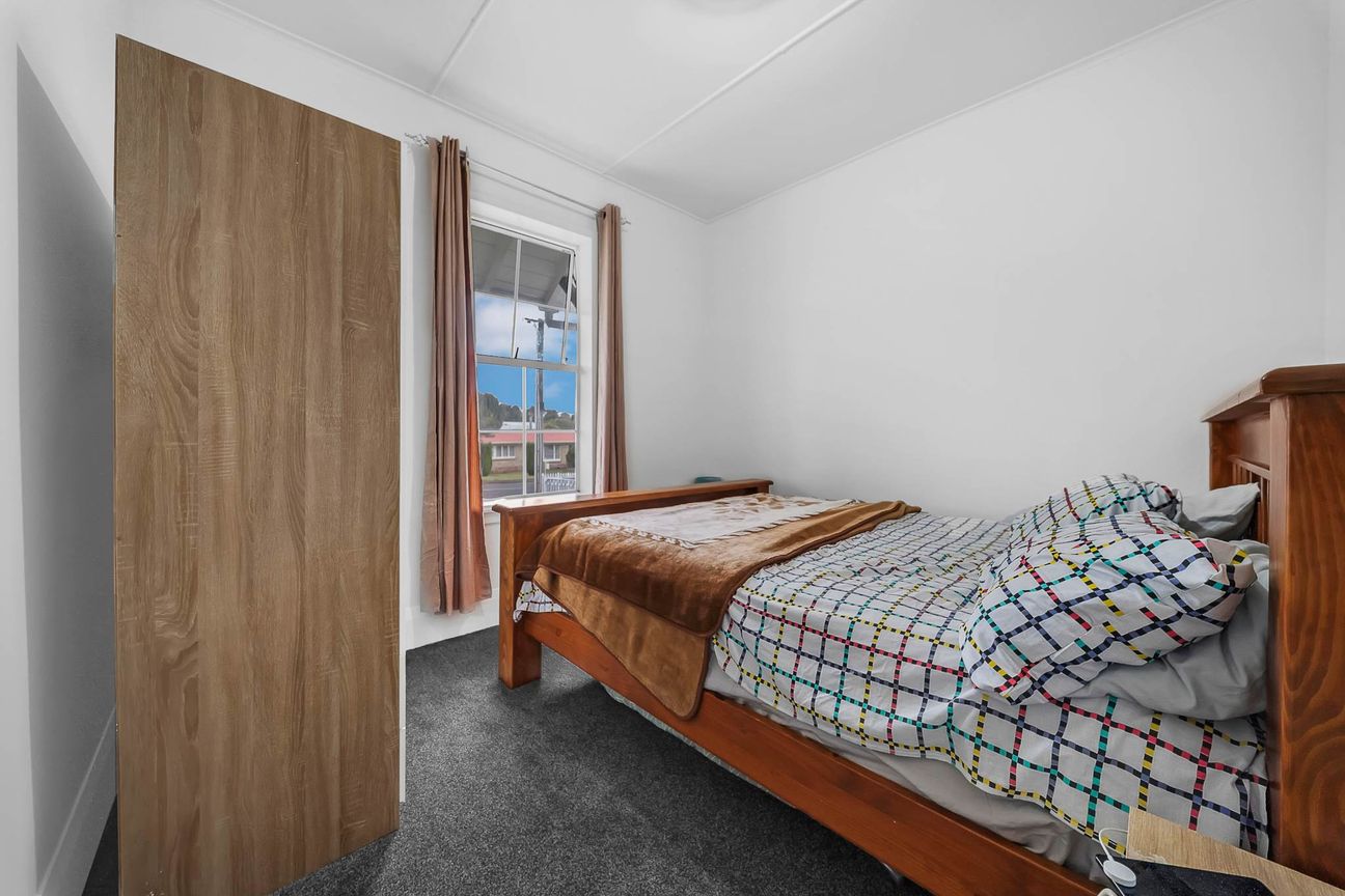 Spacious, Charming & Full of Potential - Widok 6