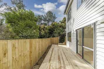 16A Dalmeny Close, Murrays Bay