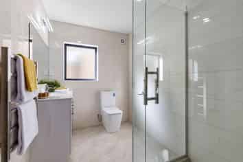 16A Dalmeny Close, Murrays Bay