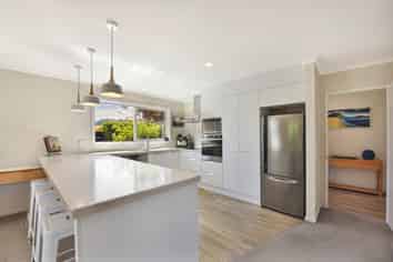 8 Childs Way, Richmond