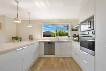 8 Childs Way, Richmond