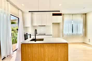 Auckland - Address withheld