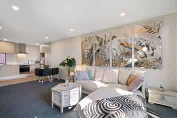 2/66 Innes Road, Merivale