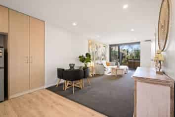 2/66 Innes Road, Merivale