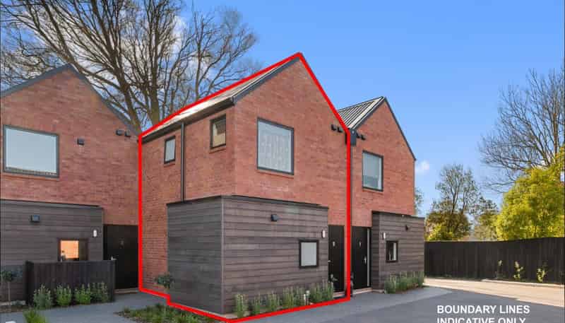 2/66 Innes Road, Merivale