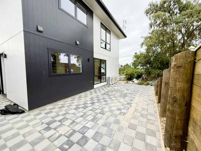 2/4B Mohi Place, Nukuhau