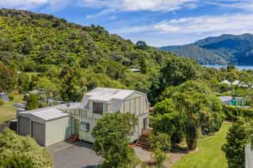 18 Phillips Road, Ngakuta Bay