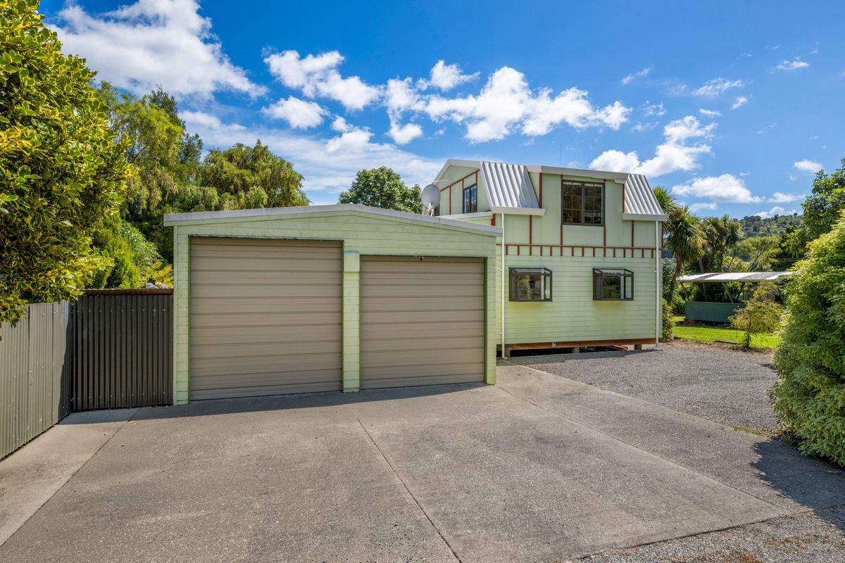 THE DOLL’S HOUSE – A CLASSIC NGAKUTA Bay BACH
