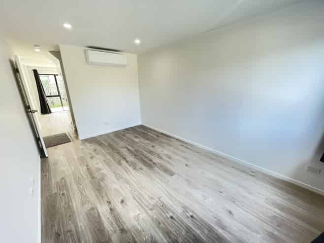 2/61 East Street, Papakura