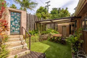 27 Cory Road, Palm Beach