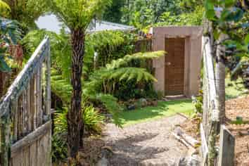 27 Cory Road, Palm Beach