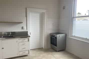 352  South Road, Caversham