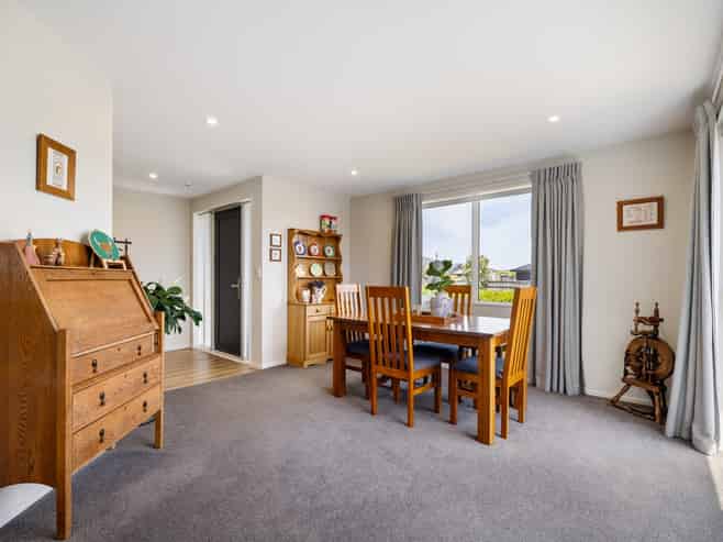 4 Loe Place, Amberley