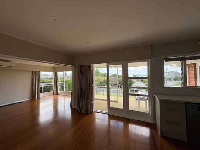 54 Jaemont Avenue, Te Atatu South