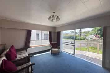 100 Young Street, New Plymouth