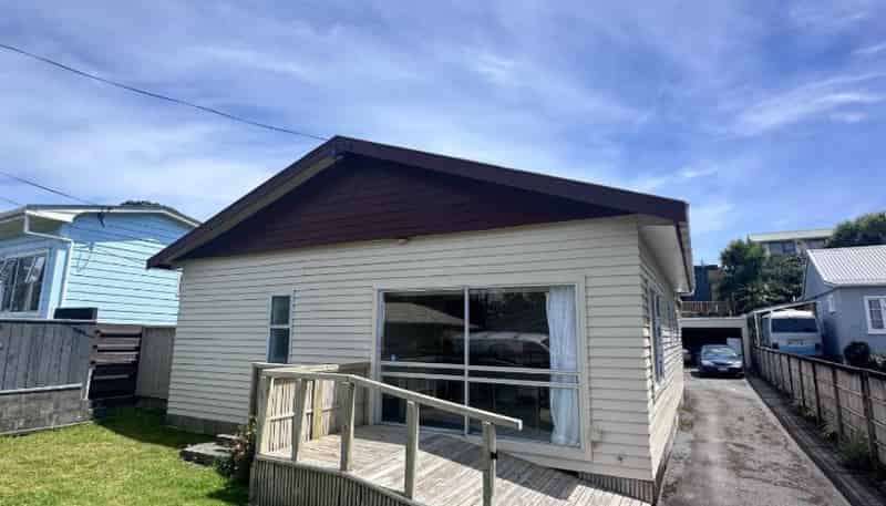 100 Young Street, New Plymouth