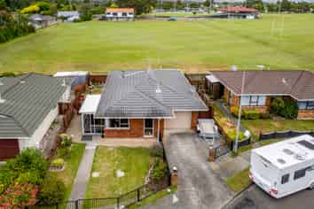 8B Alexander Place, OTAKI