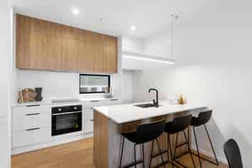 2/11 Ryburn Road, Mount Wellington