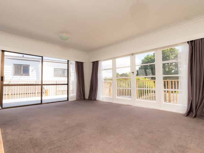 40 Roseberry Avenue, Birkenhead