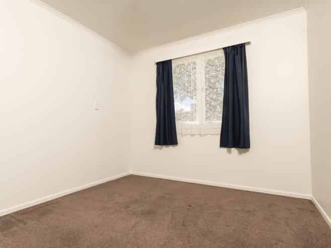 40 Roseberry Avenue, Birkenhead