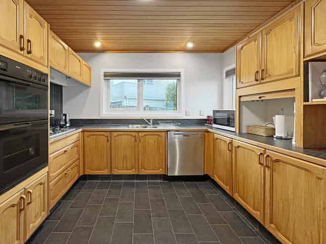 7 Gavaskar Place, Khandallah