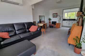 3 Bay Road, Riverton