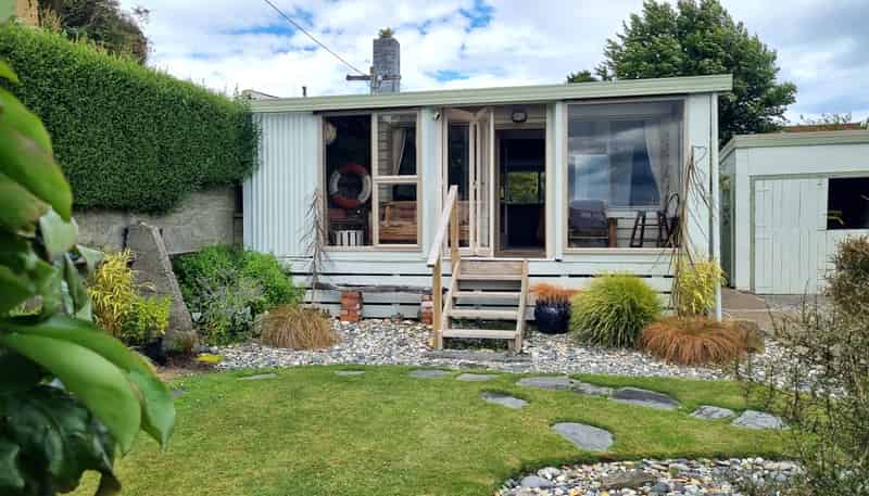 3 Bay Road, Riverton