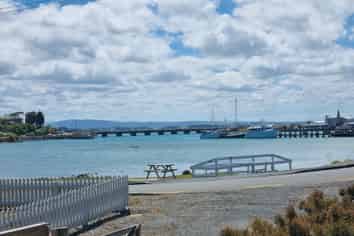 3 Bay Road, Riverton