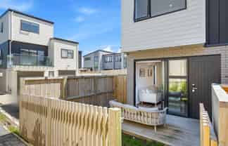 3/22 Coniston Avenue, TE ATATU SOUTH