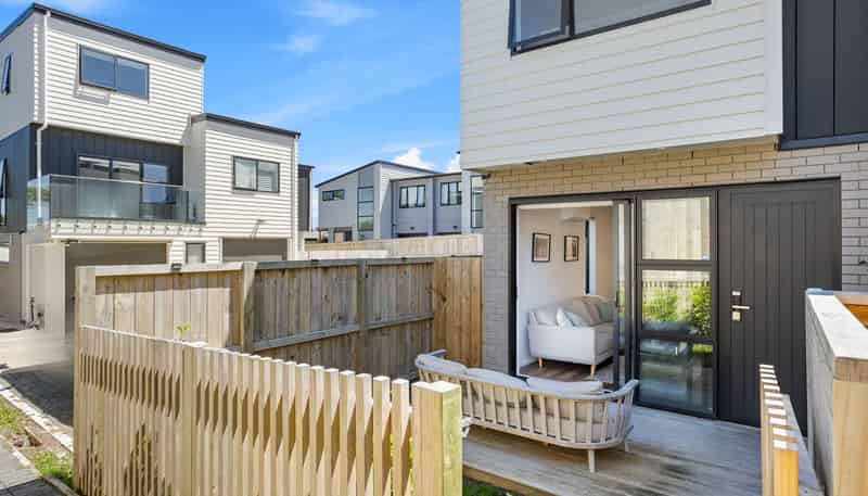 3/22 Coniston Avenue, TE ATATU SOUTH